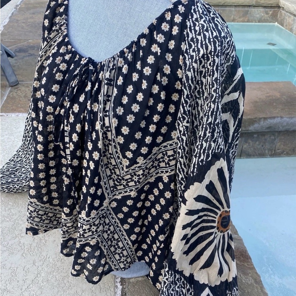 Free People Black and Cream Floral Blouse Top Boho XS Extra Small